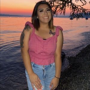 Meet your Posher, Laura